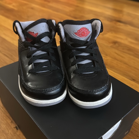 Jordan 2’s - Picture 2 of 4